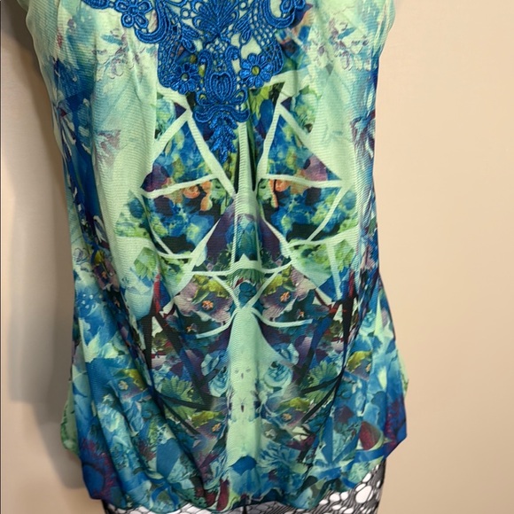 Blue and Green Sleeveless Women's Top lace detail balloon loose waist with band - Picture 4 of 9